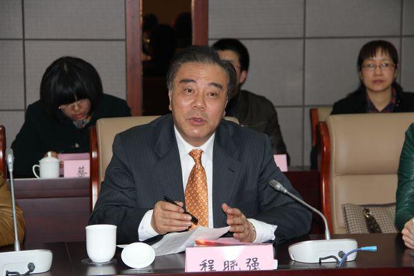南通农业职业技术学院程晓强书记介绍该校情况并作相关交流
