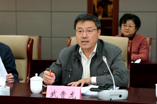 校党委书记武贵龙宣读《关于无锡市第五人民医院申请成为江南大学无锡医学院附属医院的批复》