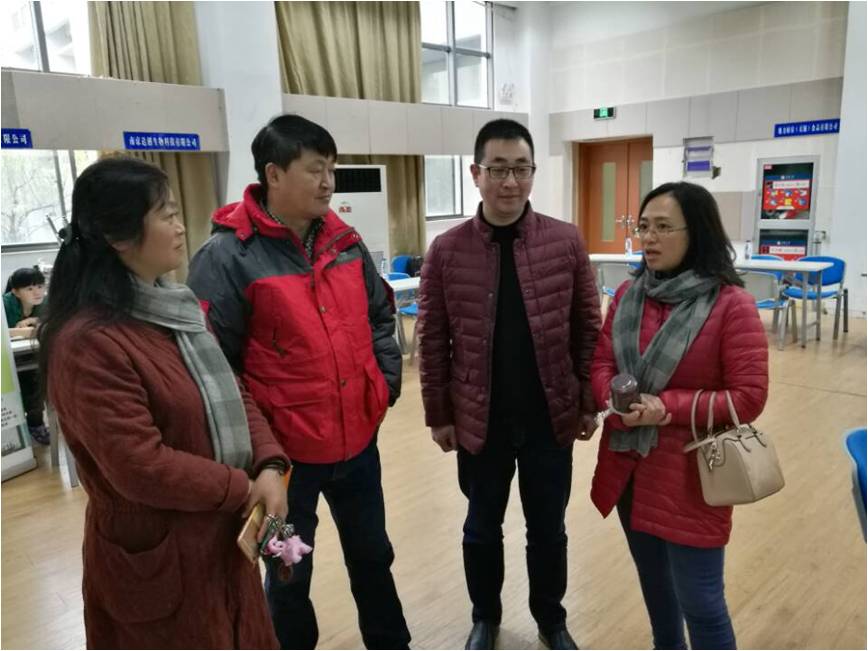 院党委书记向琪视察布展情况