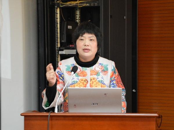 企业家辅导员代表、远东控股集团有限公司高级行政总监周东佼发言