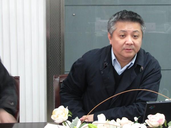 徐岩副校长介绍学校现状