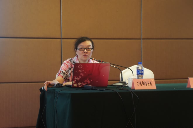 省公安消防总队高级工程师风婧钰作校园消防安全管理专题讲座