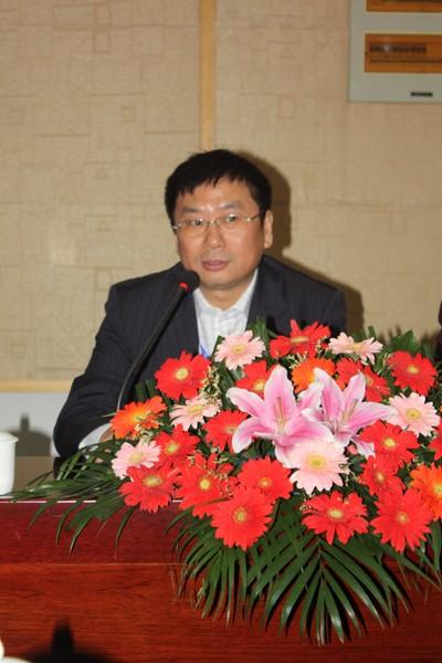 江南大学副校长田备致辞并介绍江南大学发展情况