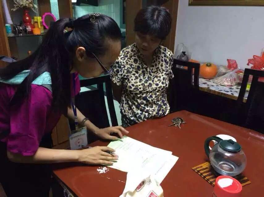 学生上门开展为老服务需求调研