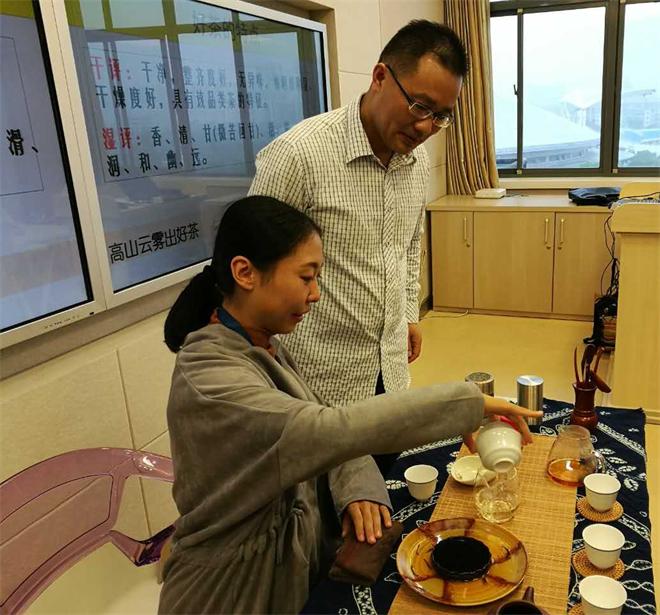 胡付照老师传授茶艺