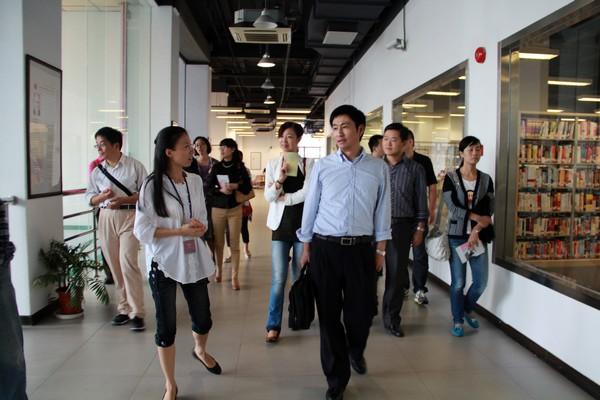 调研图书馆建设