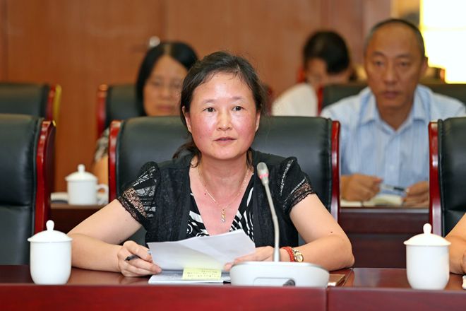 继续教育与网络教育学院党总支书记陈敏娟同志发言