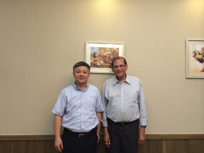 江南大学徐岩校长会见艾伦·牟俊达教授