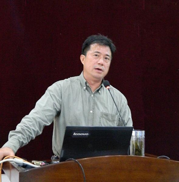 顾忆先生做报告