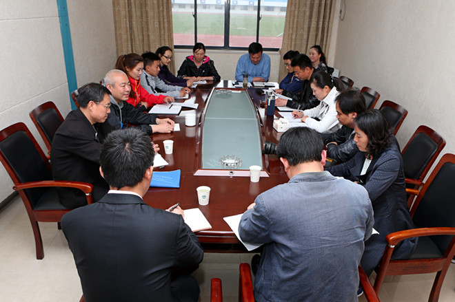 专题组织生活会现场