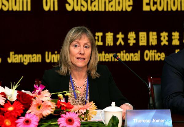 澳大利亚蒙纳什大学商学院院长Therese Joiner作主题报告