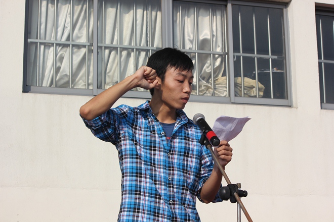 吴孟菲同学代表全体运动员宣誓