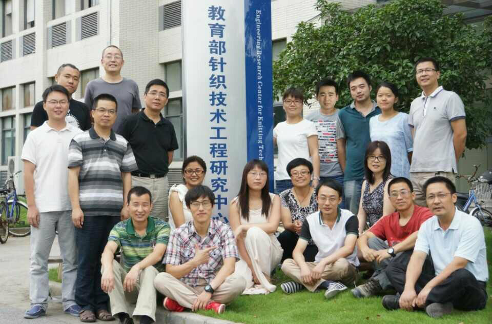 团队成员合影