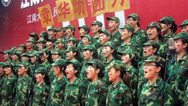引吭高歌，唱出激情和豪迈