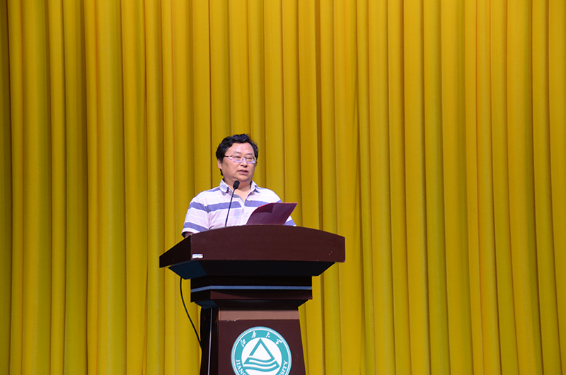 至善学院常务副院长方云致辞