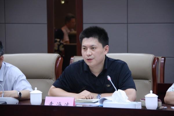 国家粮食局流通与科技发展司科技处主任袁海波讲话