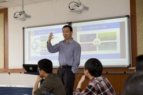 教务处处长崔宝同教授作主题发言
