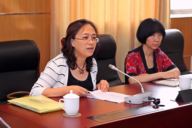 食品学院党委书记向琪进行学习交流