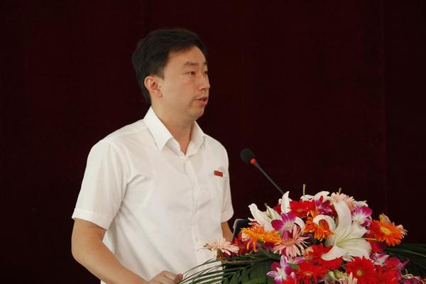 王维副书记主持研究生开学典礼