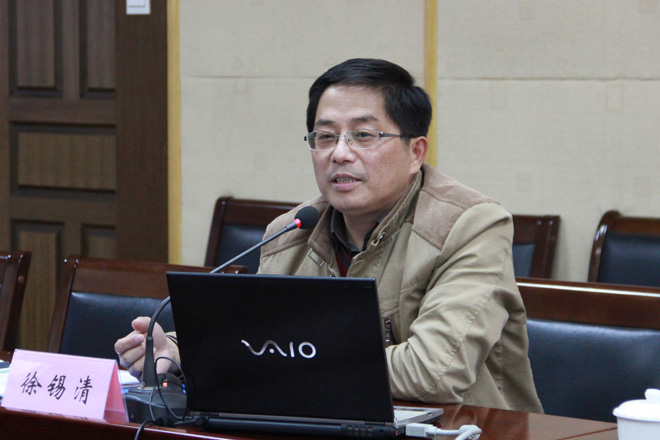 党校专职副校长、组织部副部长徐锡清主持开班仪式并作专题讲座