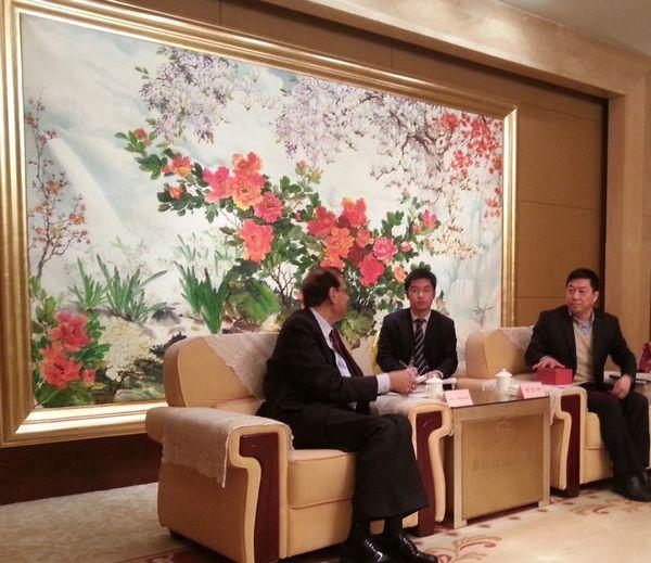 无锡市曹佳中副市长会见牟俊达教授