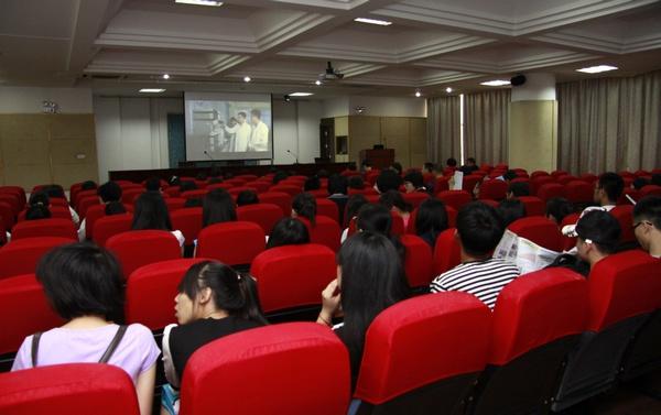 观看江南大学介绍宣传视频和招生指南视频《选择江大，选择成才》