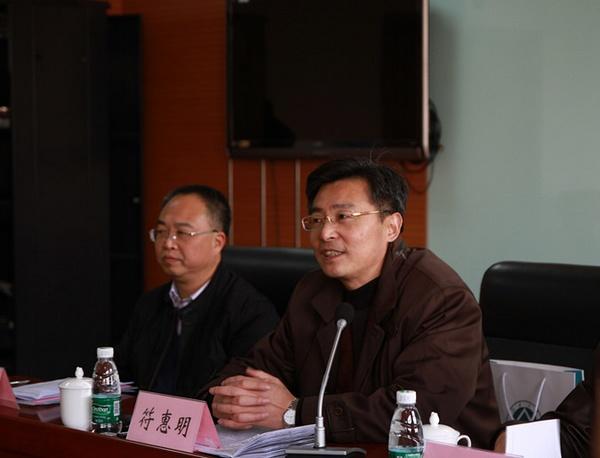校党委副书记、副校长符惠明致欢迎词，介绍学校就业工作相关情况