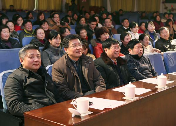 校领导观看演出