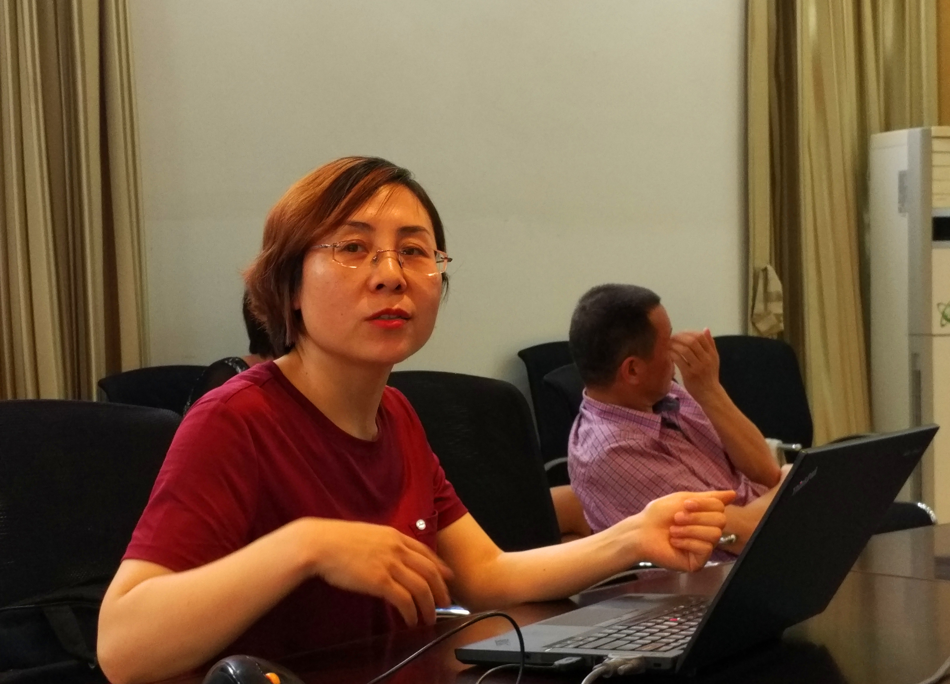 张丽萍副院长作报告