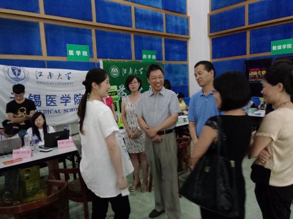 人文关怀迎新彦 道是无“晴”却有“情”——医学院2014级迎新工作圆满结束