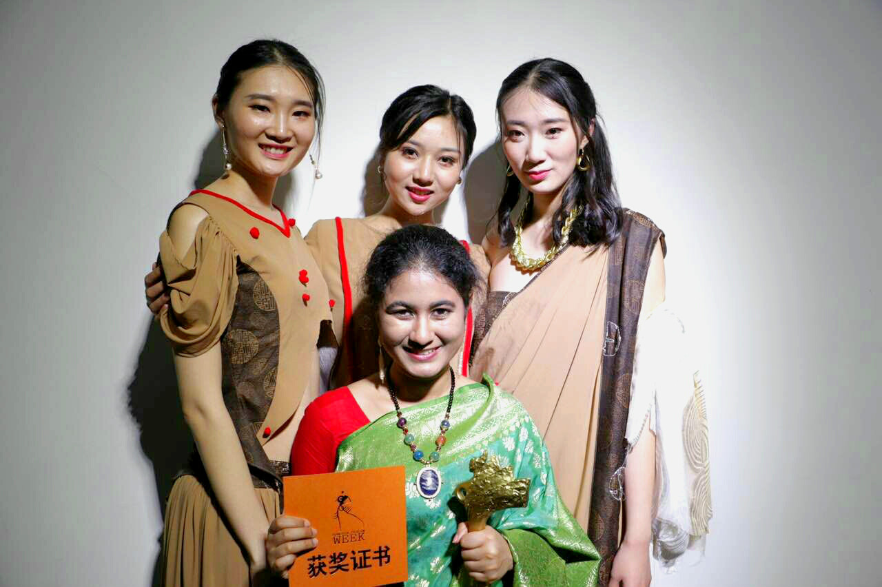 唐冰与模特