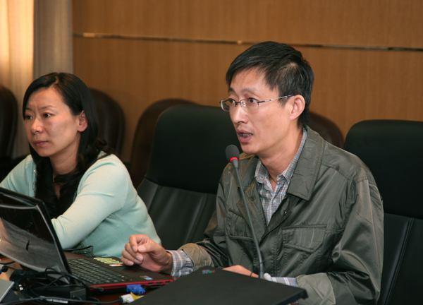 马克思主义学院荀峥汇报教育部第27期“形势与政策”课骨干教师培训班学习情况