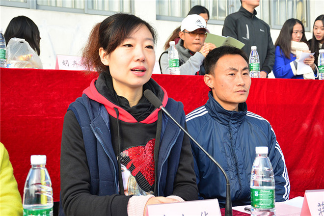院党委副书记、副院长窦新华致开幕词