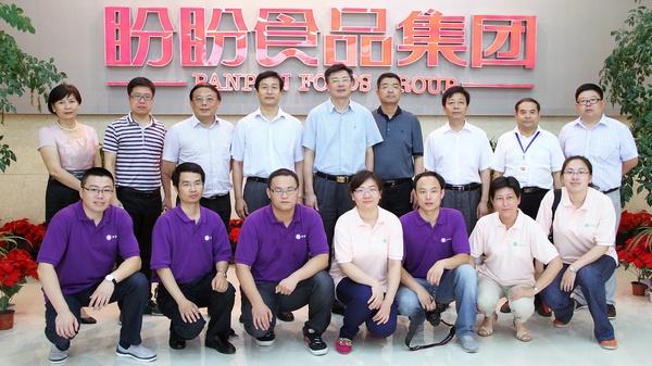 博士实践团参观考察盼盼食品集团合影