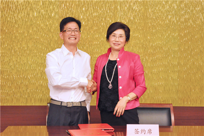 江南大学商学院与江苏利安达集团有限公司签署战略合作协议