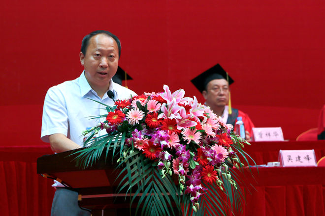 杰出校友发言