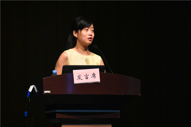 校保卫处副处长雷虹作新生安全教育讲座