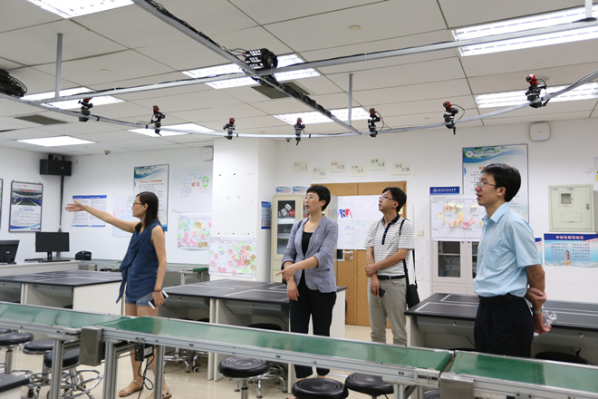 学习参观北航经管院省部级重点实验室和研究中心
