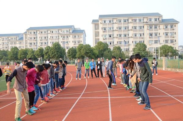 认真准备、积极比赛