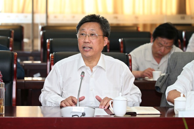 校党委副书记、纪委书记周小浦主持会议