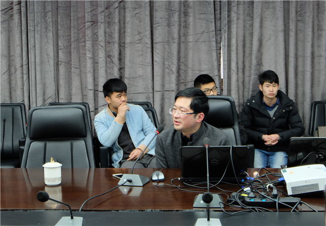 江南大学副院长张凌浩教授做工业设计普及知识宣讲会