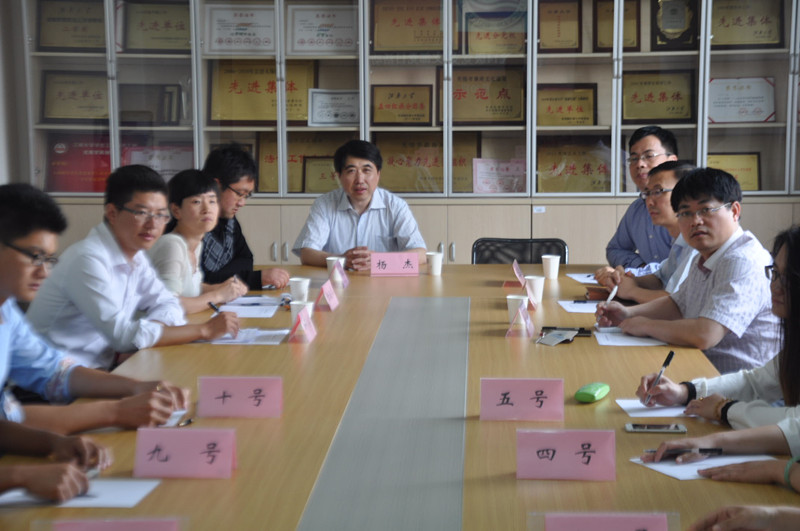 学院老师观摩