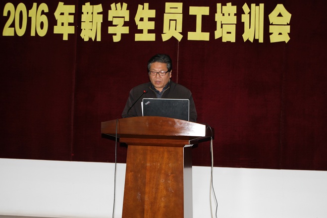 体育部指导老师刘黎明发言