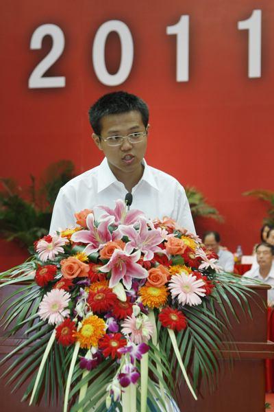 新生代表——物联网工程学院博士生王子贇发言
