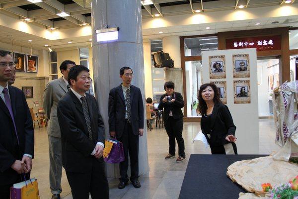 代表团在云林科技大学参观