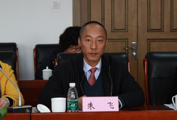  我校学生工作处处长朱飞介绍《锡常高校毕业生就业工作区域联盟章程》及2014年工作计划拟定情况