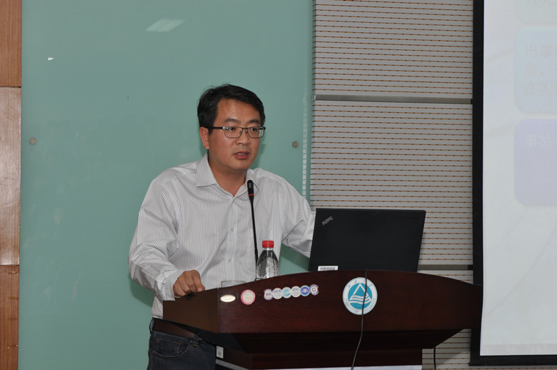 江南大学实验室与设备管理处处长赵建新作讲座