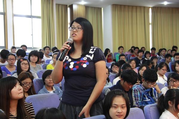 学生提问