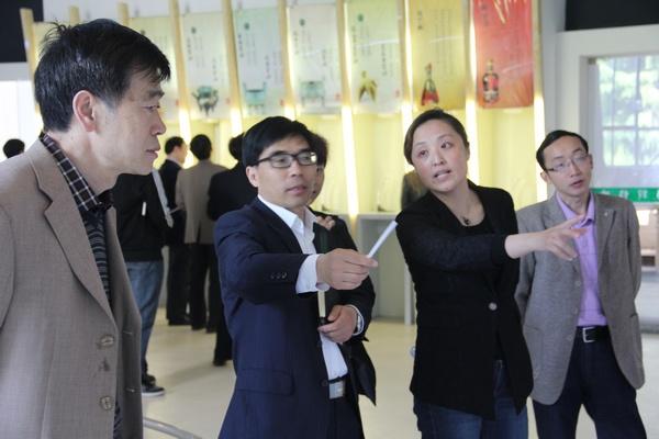 参观酒科技馆