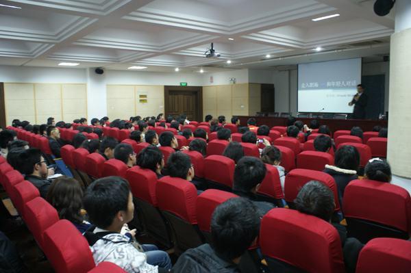 莫华璋“初入职场，与年轻人对话”江南大学现场演讲圆满落幕